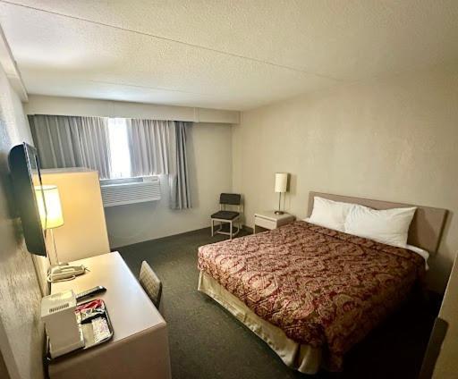 Heritage Inn Hotel & Convention Centre - サスカトゥーン エクステリア 写真